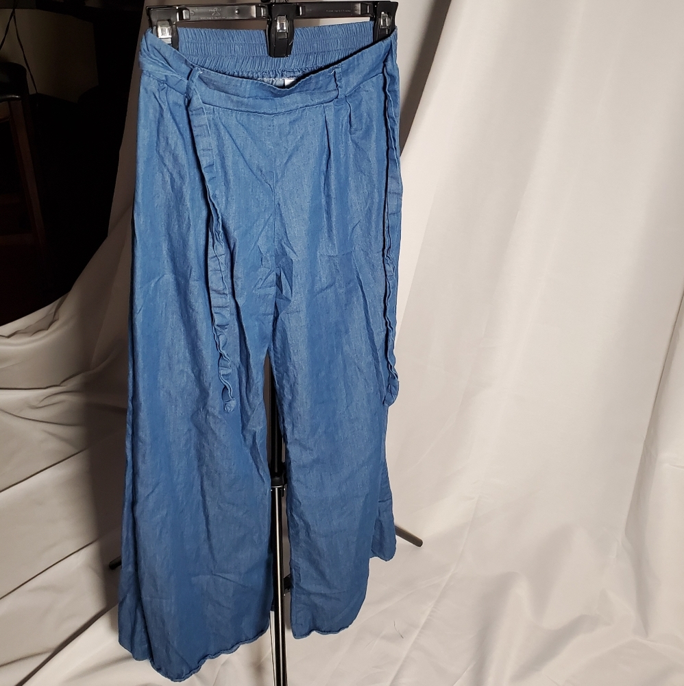 Wide leg pants